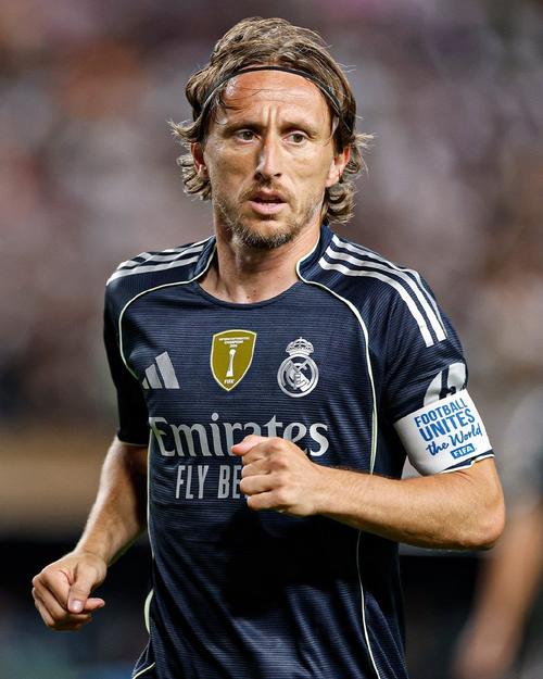 詹姆斯谈马克西：他简直太棒了，比起球技我更欣赏他这个人