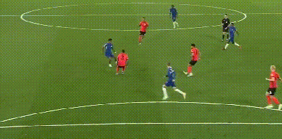 亚泰为客场全勤球迷颁发纪念证书，谭龙、徐浩峰等人参与颁奖