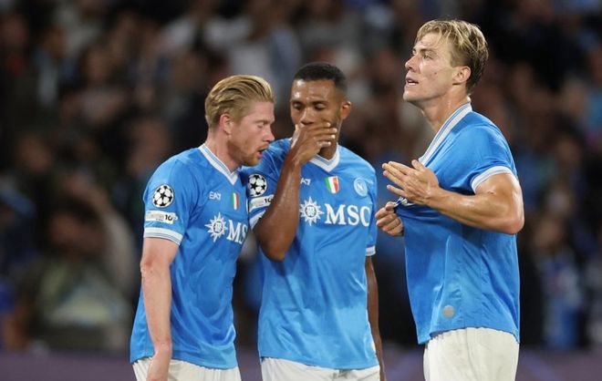 德拉富恩特：我们和皇马队医保持联系，赫伊森暂时不离队