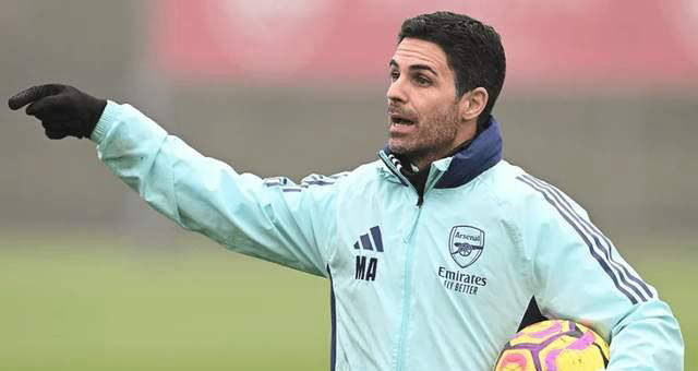 中超：上海海港主场4-1击败深圳队